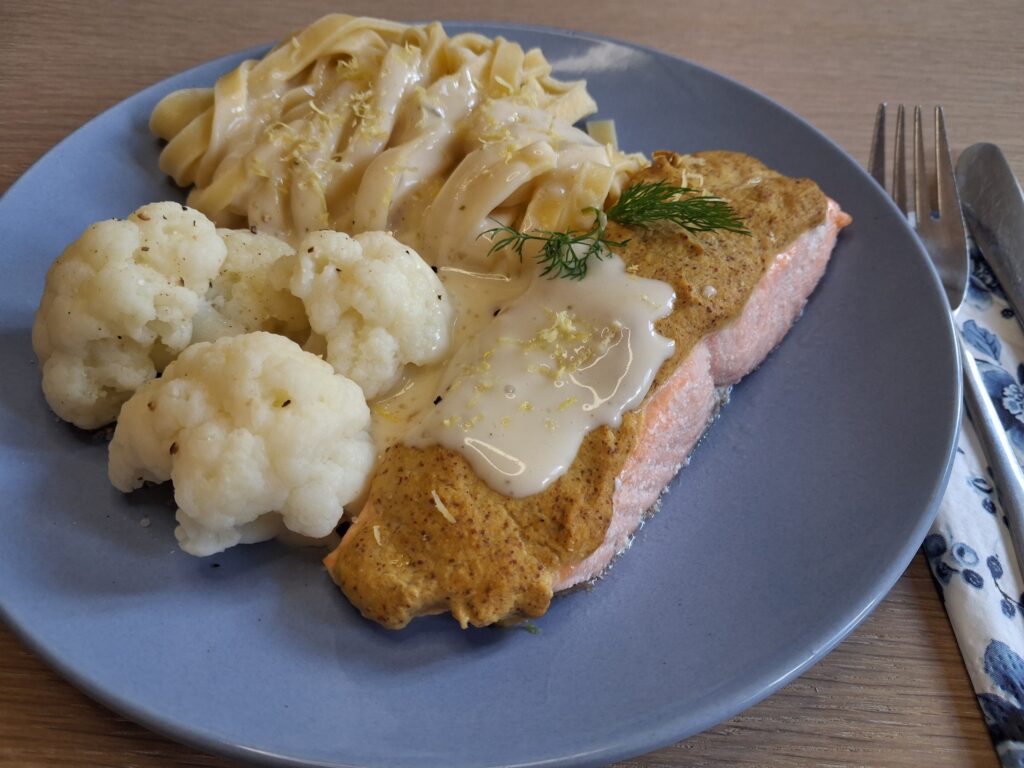 Bagt laks med citronsovs